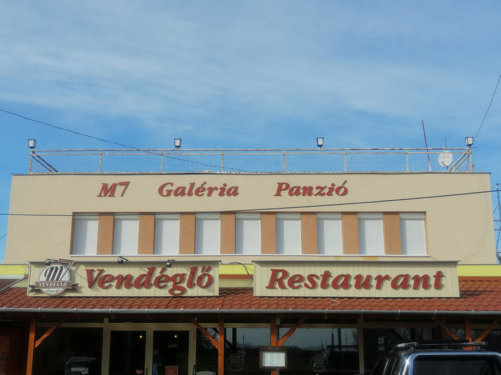M7 Galéria Panzió